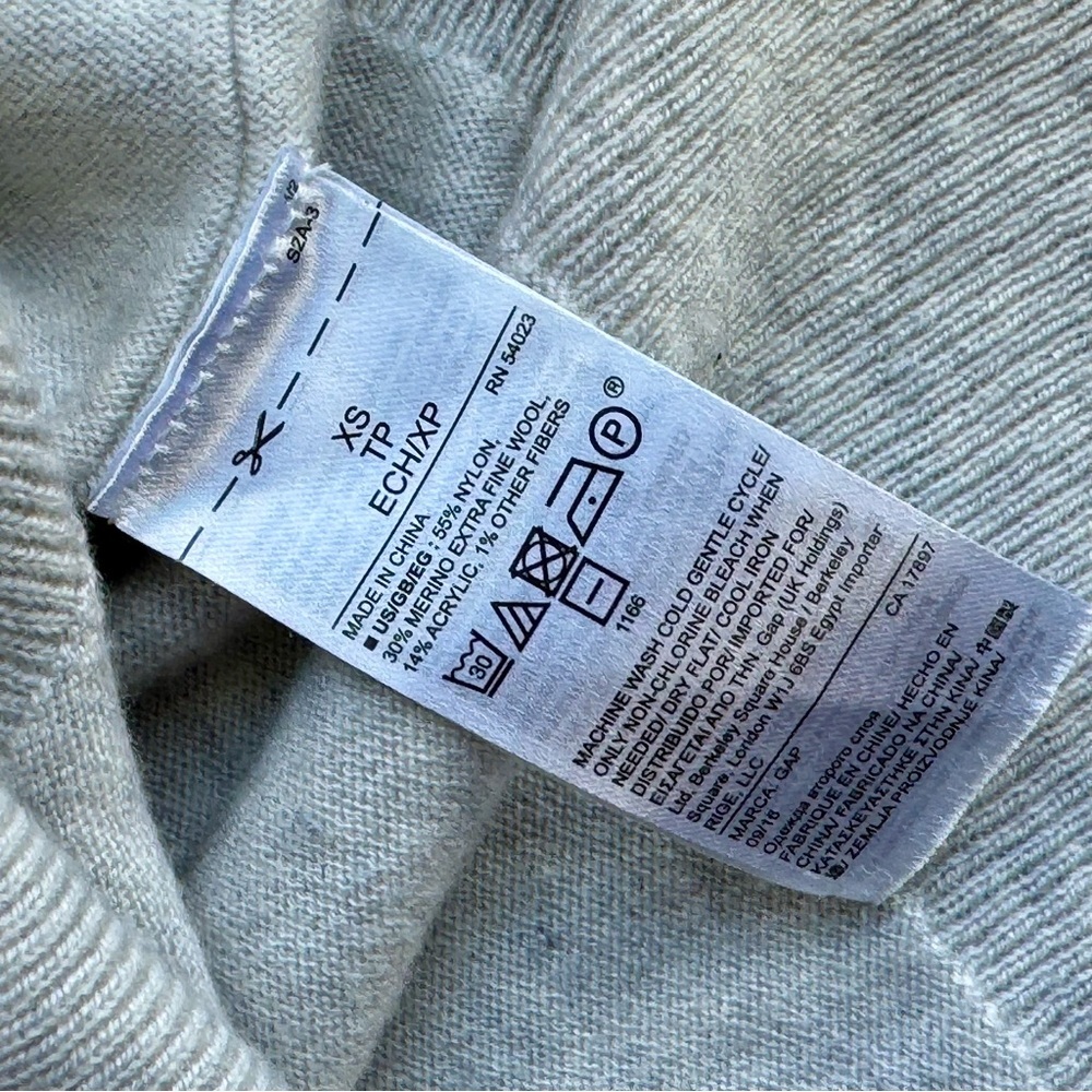 GAP Merino Extra Fine Wool Light Gray “JOY” Sweater Pullover Crewneck Size XS - Picture 7 of 8